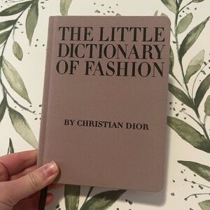 Dior - The Little Dictionary of Fashion Guide Book